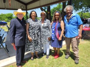 a group photo with Reverend Hersey Hammons, Dr. Ruth Ray Jackson, MaeOma Williams, Connie Johnson and Stewart Williams