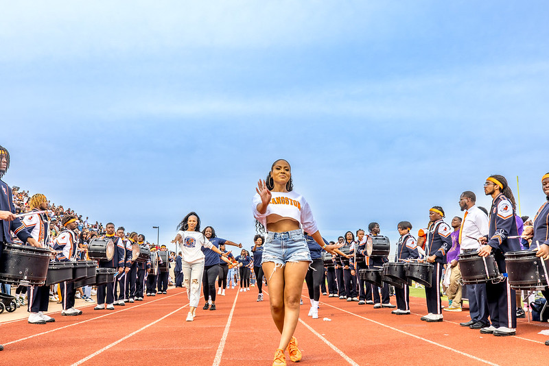 Photo of students enjoying festivities before homecoming game.