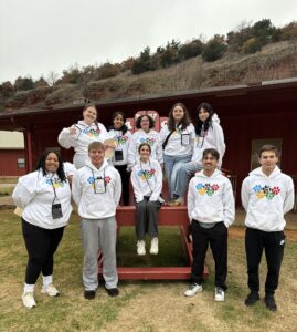 danielle jones and her class on a field trip